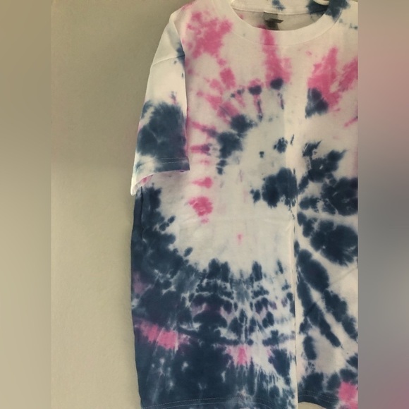 ⭐️FUNDRAISER ALERT⭐️ Tie Dye Kids T-shirt sz L - Picture 4 of 4